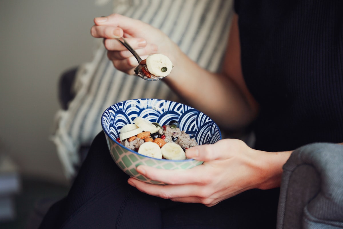 Krásne podané ovocie a granola